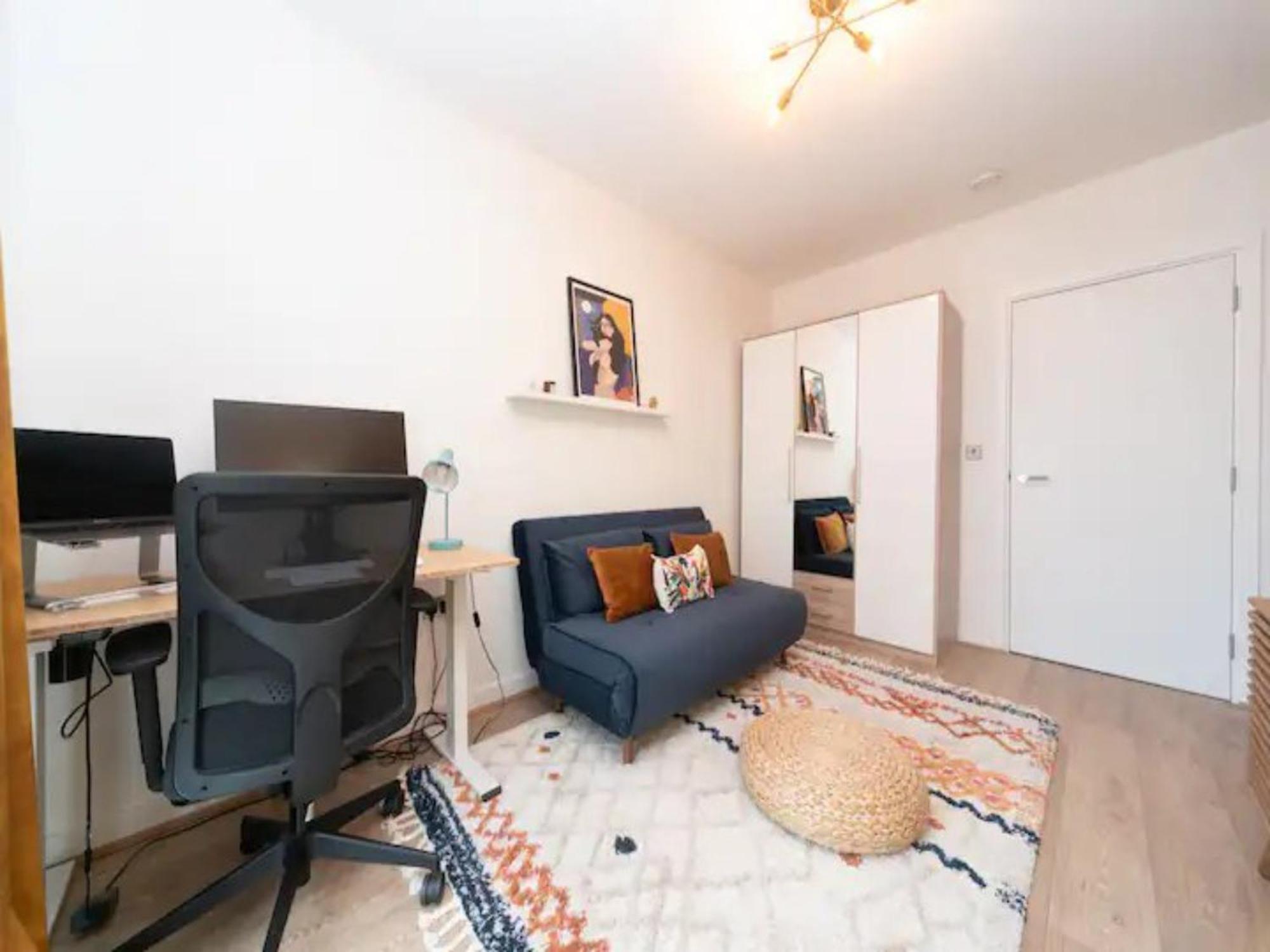 Pass The Keys Stunning And Stylish Flat Mins From Appartamento