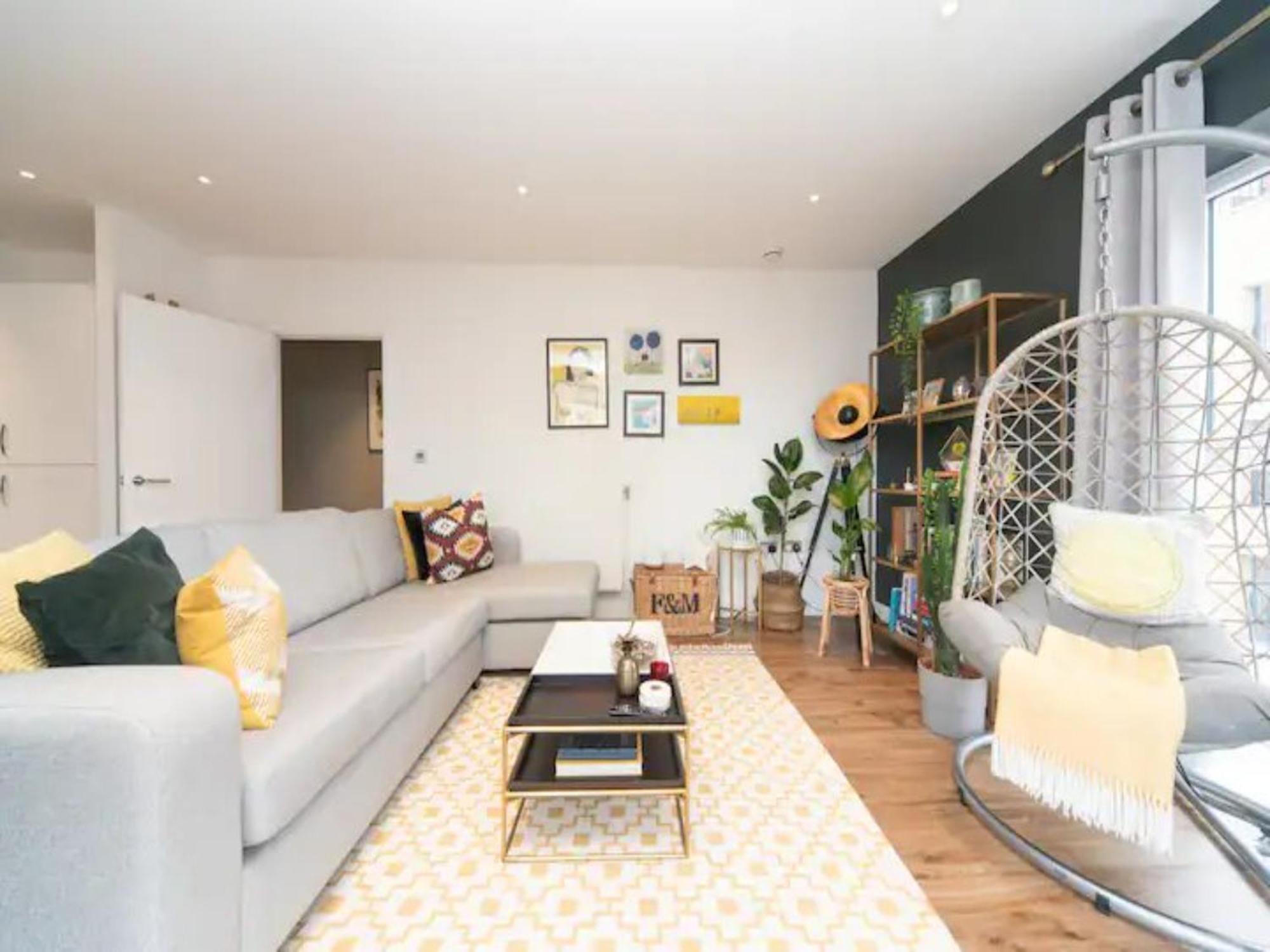 Pass The Keys Stunning And Stylish Flat Mins From * Londra